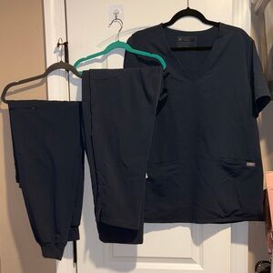 ✨ FIGS ~ BUNDLE OF 3 ✨